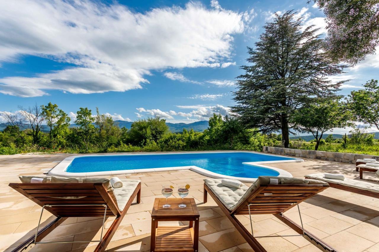 Villa Casa Di Oliva-House With Heated Pool & Jacuzzi In Trilj, Croatia Exterior foto